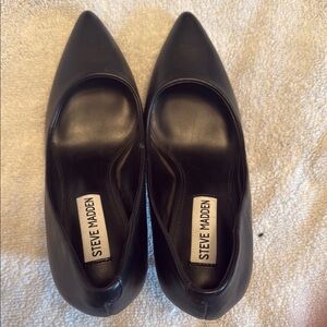 Steve Madden Black Pointed-Toe Heels